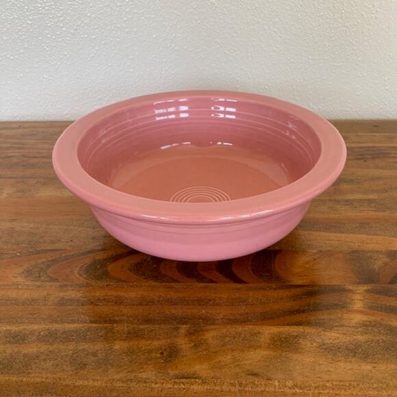 Fiestaware Pink 8 1/4" Classic Rim Large Serving Bowl Homer Laughlin - Picture 1 of 8